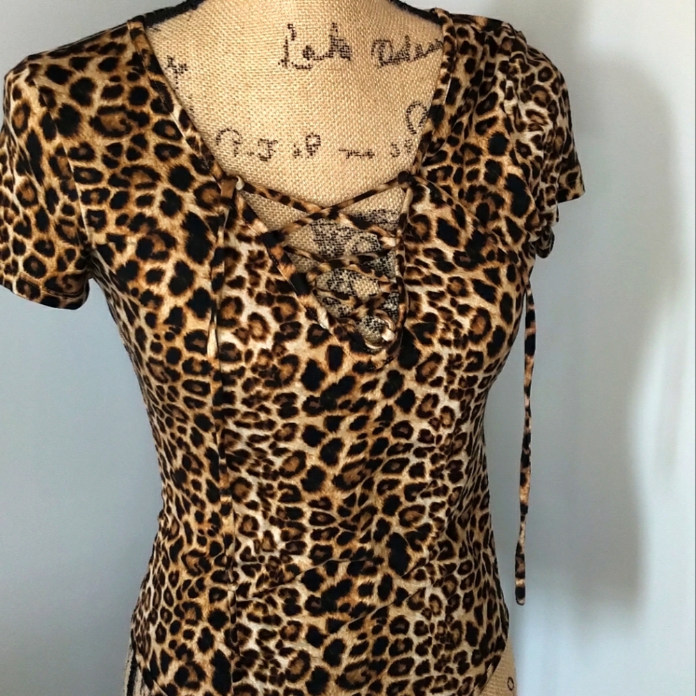 5/$25 Adam Levine Leopard Bodysuit Medium
